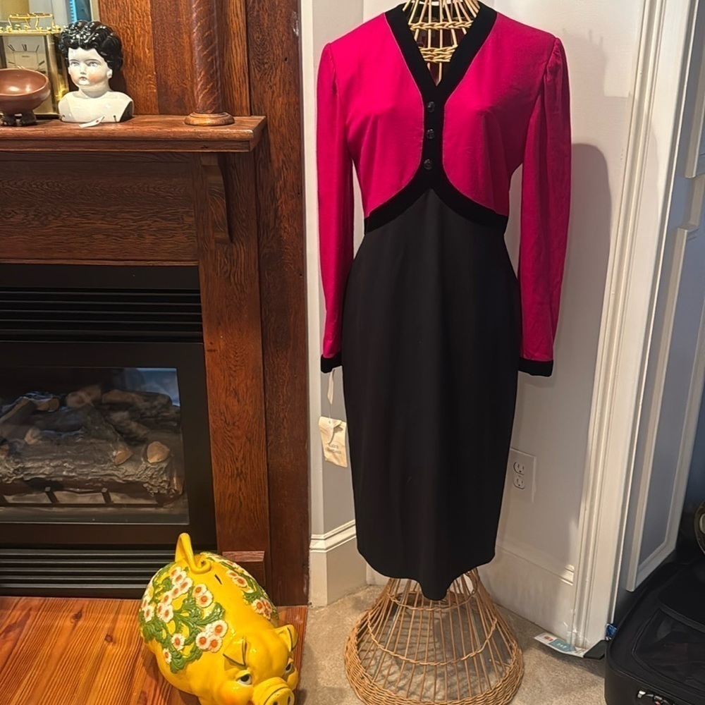 Oscar de la renta NWT Vintage. 🔥sale🔥Pink and black dress